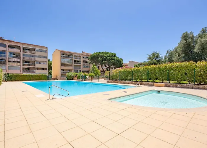 Domaine Du Preconil-4 By Interhome Lejlighed
